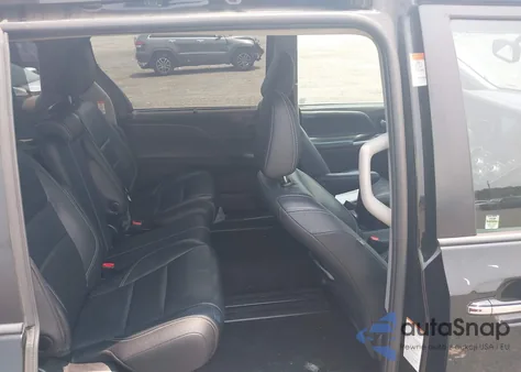 2017 Toyota Sienna Se Premium 8 Passenger from USA, damaged, VIN 5TDXZ3DC0HS890440